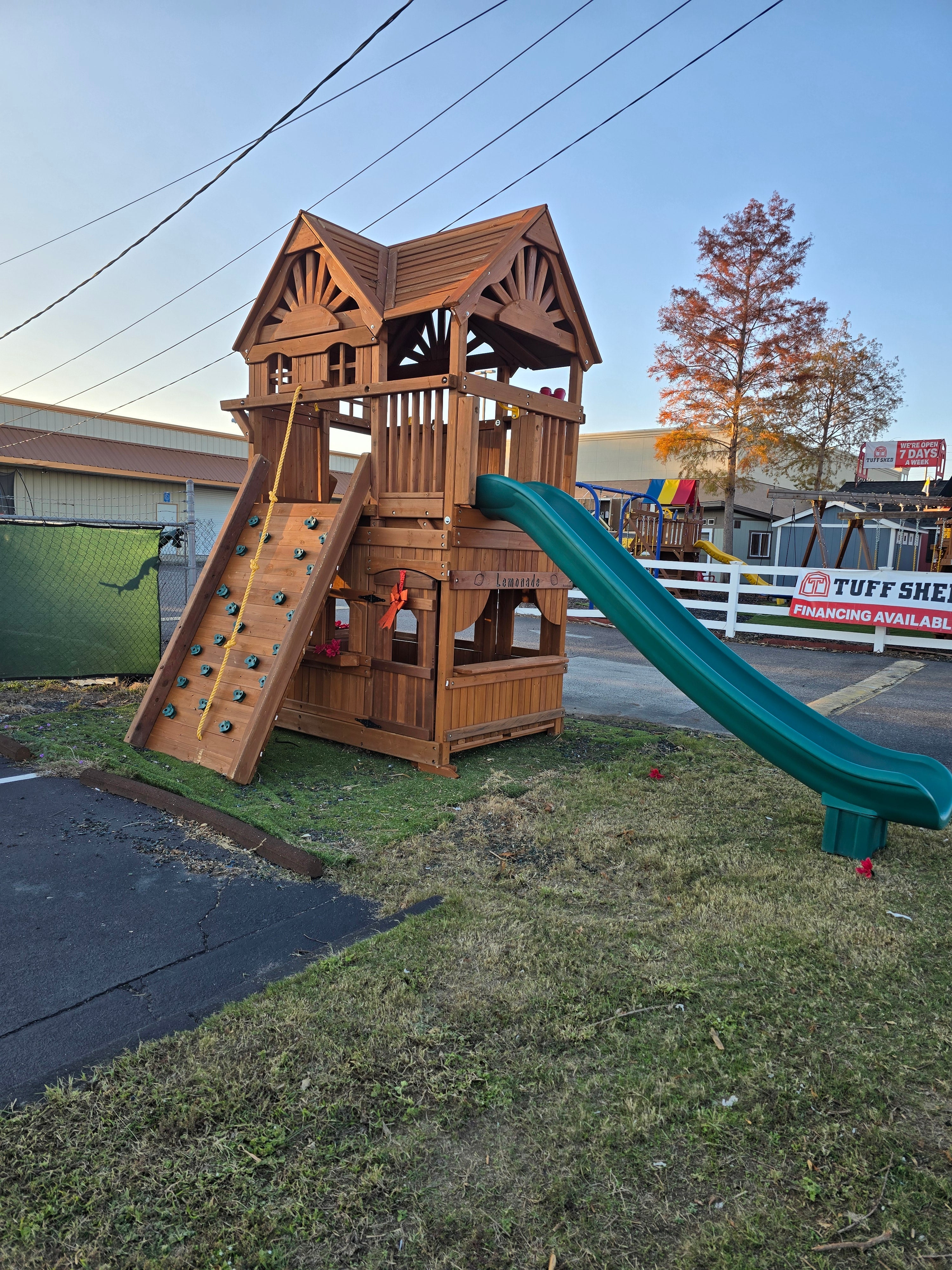 Monster Clubhouse Pkg II Classic Huckleberry Hideout (43H)